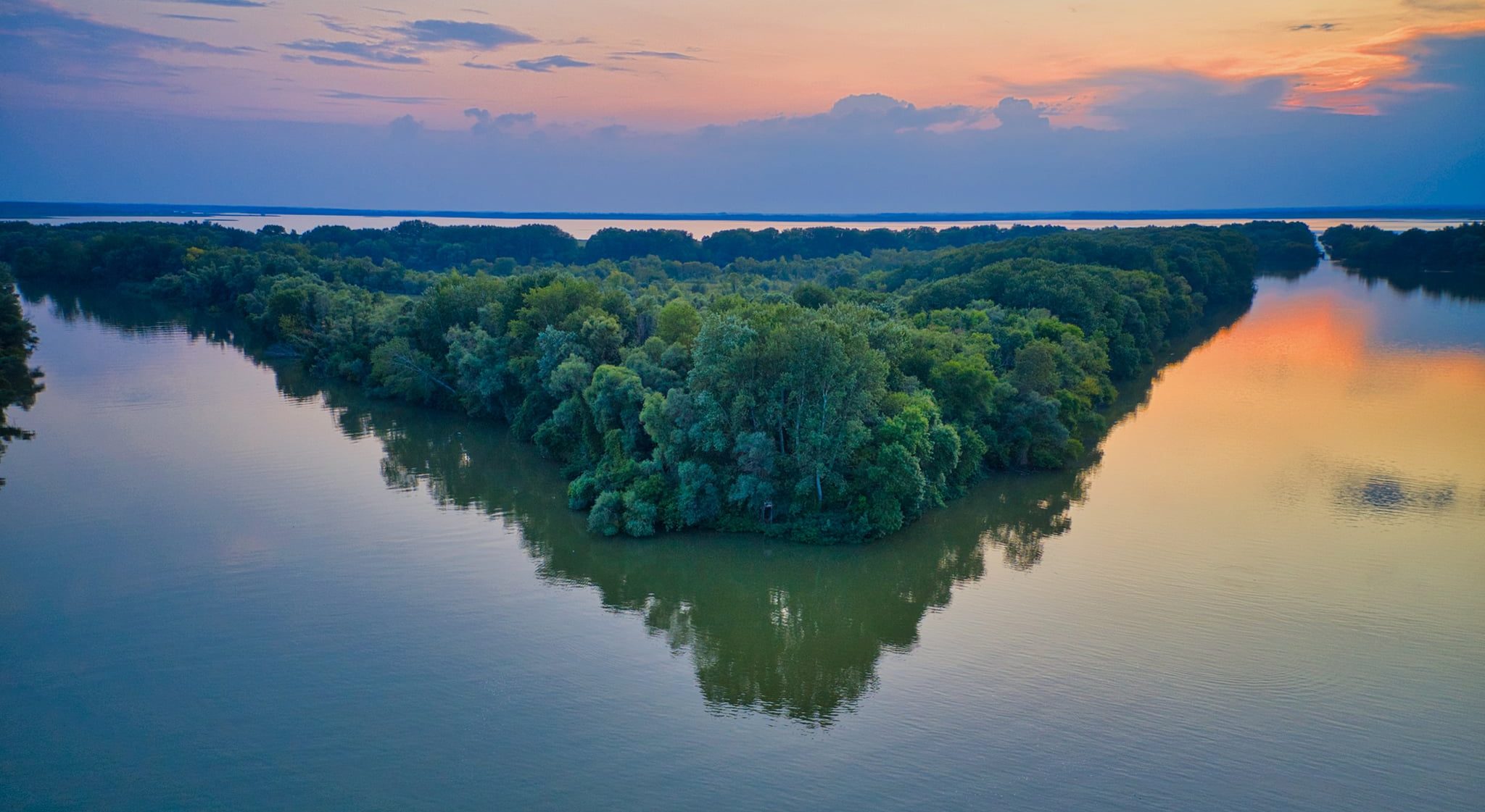 Tisza-tavi útikalauz: Vadregényes utazás a tündérek tavához