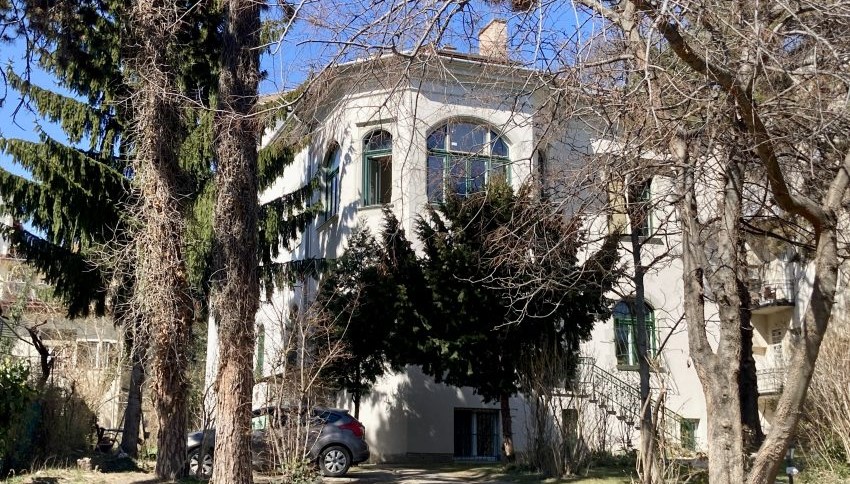 Tavaszi séta a Rózsadomb lábánál: A Nyúl utca villáinak titkai