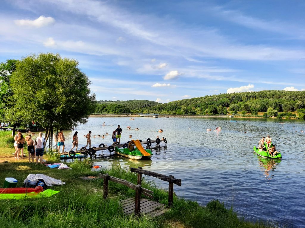 Hazánk 5 meseszép fürdőtava, ahol igazán élvezetes a nyári csobbanás