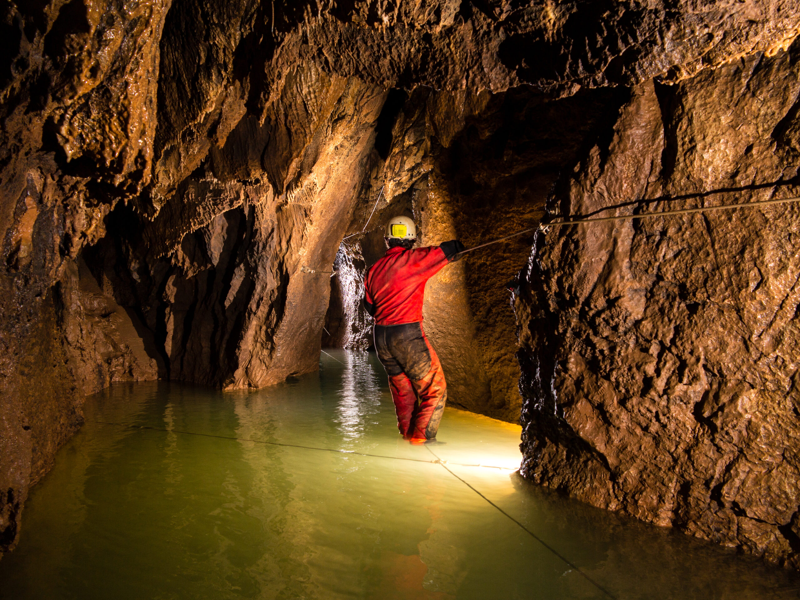 Barlangok hónapja: 7 elképesztő barlangtúra márciusban a rendhagyó kalandokra vágyóknak